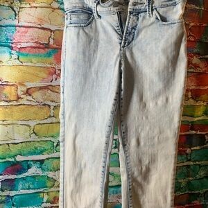 NYDJ distressed white wash ankle crop jeans